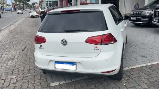 VOLKSWAGEN-GOLF-2017
