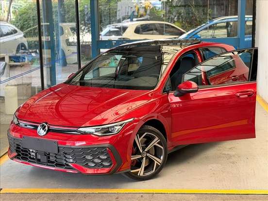 VOLKSWAGEN-GOLF-2026