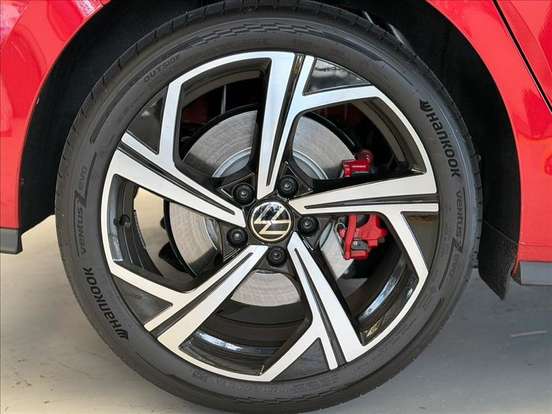 VOLKSWAGEN-GOLF-2026