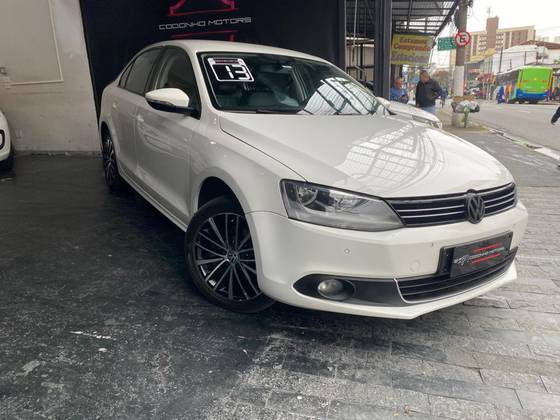 VOLKSWAGEN JETTA 2.0 COMFORTLINE FLEX 4P TIPTRONIC