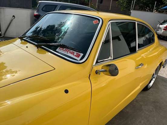 VOLKSWAGEN-KARMANN-GHIA-1974