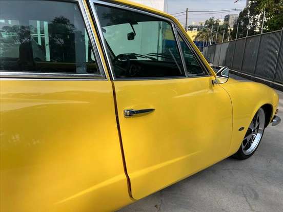 VOLKSWAGEN-KARMANN-GHIA-1974