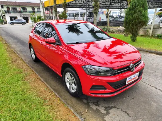 VOLKSWAGEN-POLO-2017