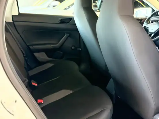 VOLKSWAGEN-POLO-2024