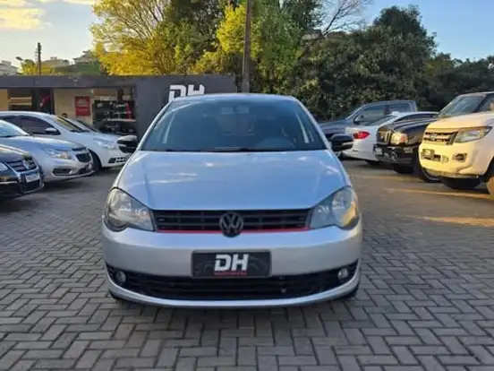 VOLKSWAGEN-POLO-1.6 MI SPORTLINE 8V FLEX 4P AUTOMATIZADO VOLKSWAGEN-POLO-2013