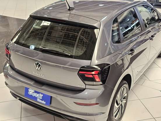 VOLKSWAGEN-POLO-2025