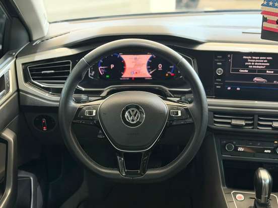 VOLKSWAGEN-POLO-2018