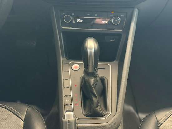 VOLKSWAGEN-POLO-2018