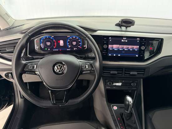 VOLKSWAGEN-POLO-2019