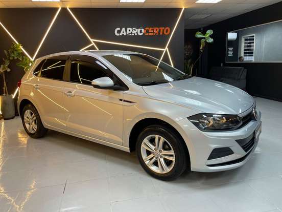 VOLKSWAGEN-POLO-2017