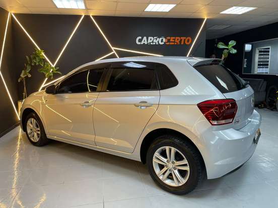 VOLKSWAGEN-POLO-2017