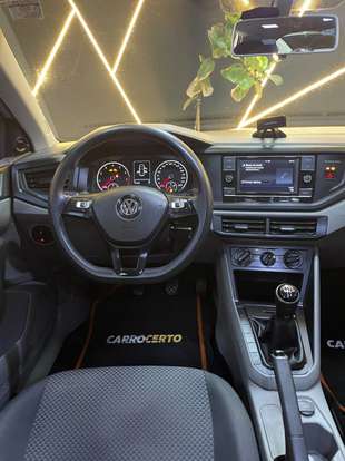VOLKSWAGEN-POLO-2017