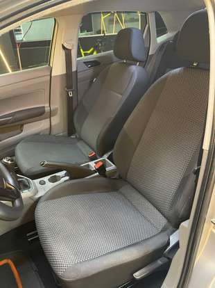 VOLKSWAGEN-POLO-2017