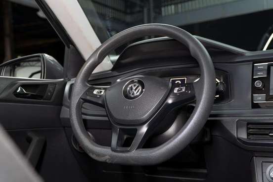 VOLKSWAGEN-POLO-2019