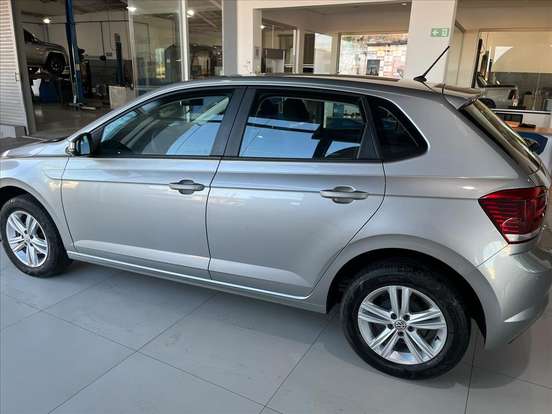 VOLKSWAGEN-POLO-2021