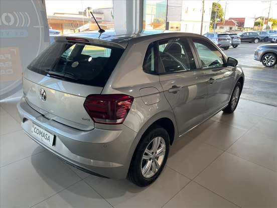 VOLKSWAGEN-POLO-2021