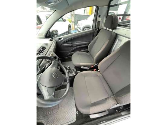 VOLKSWAGEN-SAVEIRO-2024