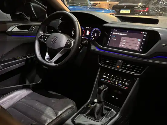 VOLKSWAGEN-TAOS-2023