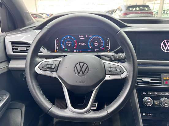 VOLKSWAGEN-TAOS-2022