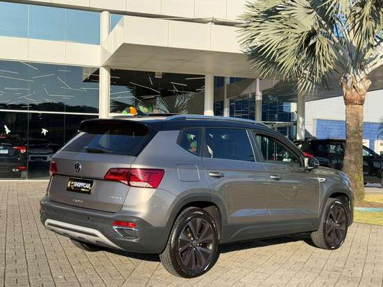 VOLKSWAGEN-TAOS-2022