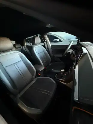 VOLKSWAGEN-T-CROSS-2025
