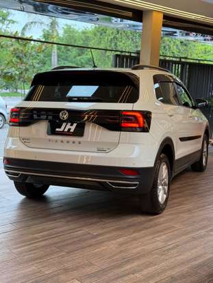 VOLKSWAGEN-T-CROSS-2019