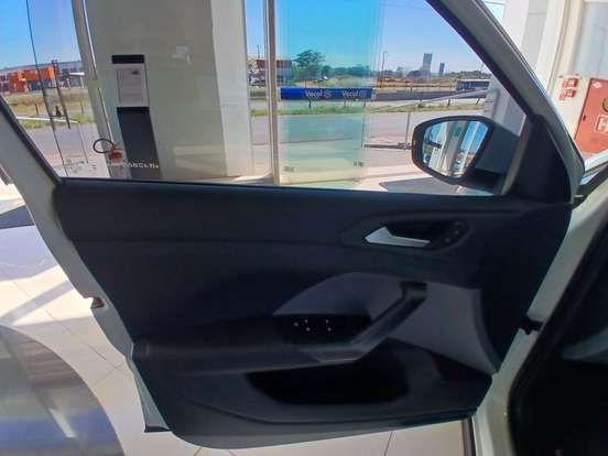VOLKSWAGEN-T-CROSS-2024