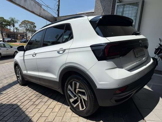 VOLKSWAGEN-T-CROSS-2021
