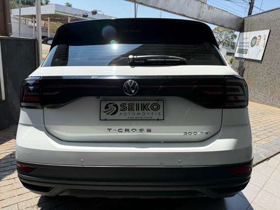 VOLKSWAGEN-T-CROSS-2021