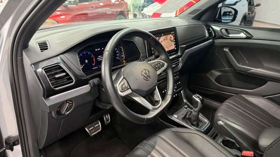 VOLKSWAGEN-T-CROSS-2024
