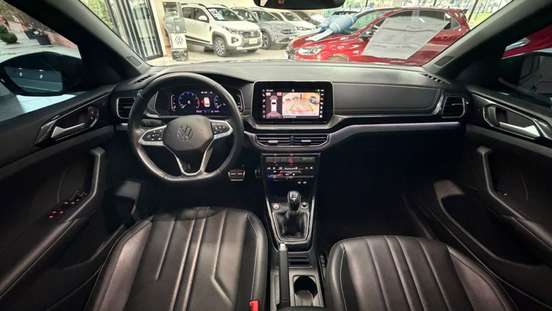 VOLKSWAGEN-T-CROSS-2024