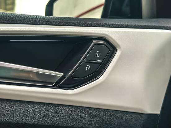 VOLKSWAGEN-T-CROSS-2020