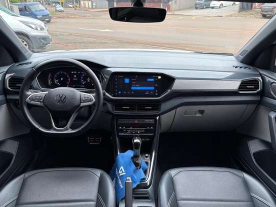 VOLKSWAGEN-T-CROSS-2023