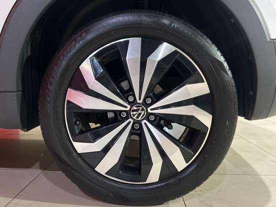 VOLKSWAGEN-T-CROSS-2024