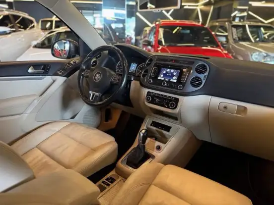 VOLKSWAGEN-TIGUAN-2014