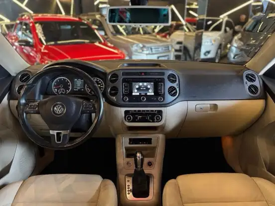VOLKSWAGEN-TIGUAN-2014