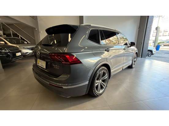 VOLKSWAGEN-TIGUAN-2019