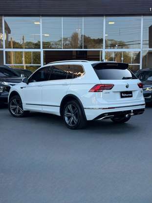 VOLKSWAGEN-TIGUAN-2019
