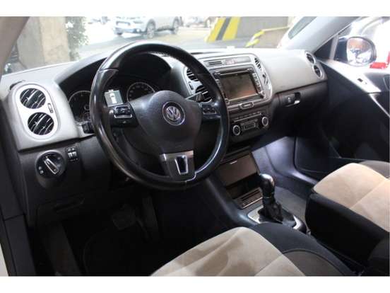 VOLKSWAGEN-TIGUAN-2014