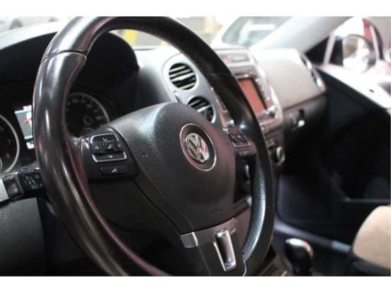 VOLKSWAGEN-TIGUAN-2.0 TSI 16V TURBO GASOLINA 4P TIPTRONIC VOLKSWAGEN-TIGUAN-2014