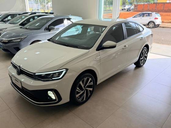 VOLKSWAGEN VIRTUS 1.0 200 TSI HIGHLINE AUTOMÁTICO