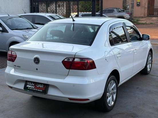 VOLKSWAGEN-VOYAGE-2019