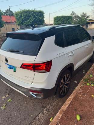 VOLKSWAGEN-TAOS-2023