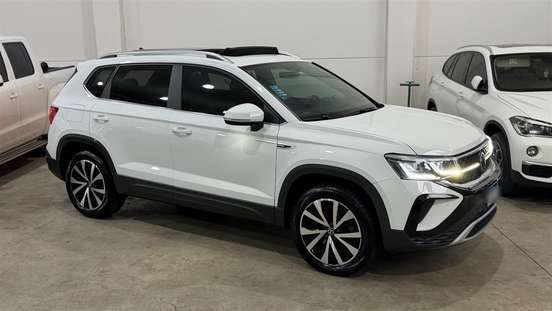VOLKSWAGEN-TAOS-2021