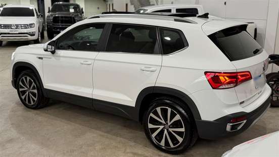 VOLKSWAGEN-TAOS-2021