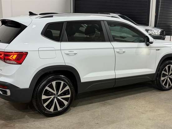 VOLKSWAGEN-TAOS-1.4 250 TSI TOTAL FLEX HIGHLINE AUTOMÁTICO VOLKSWAGEN-TAOS-2021