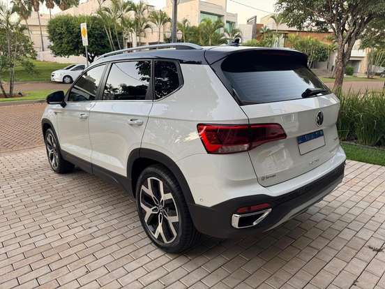 VOLKSWAGEN-TAOS-2024