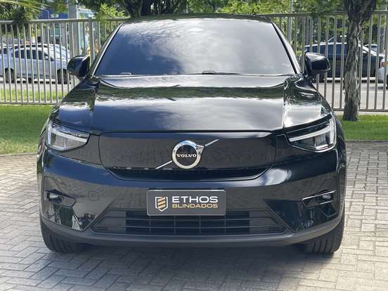 VOLVO-C40-2023