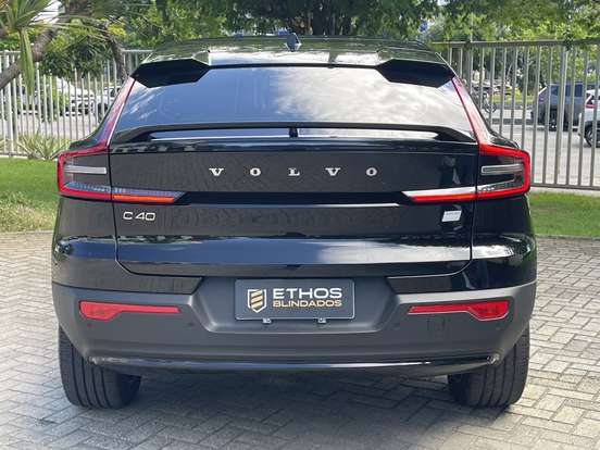VOLVO-C40-2023