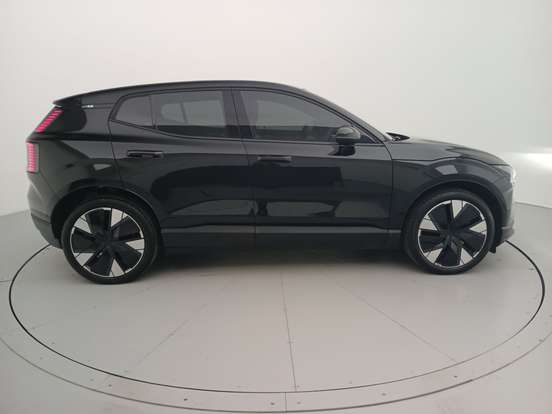 VOLVO-EX30-2024